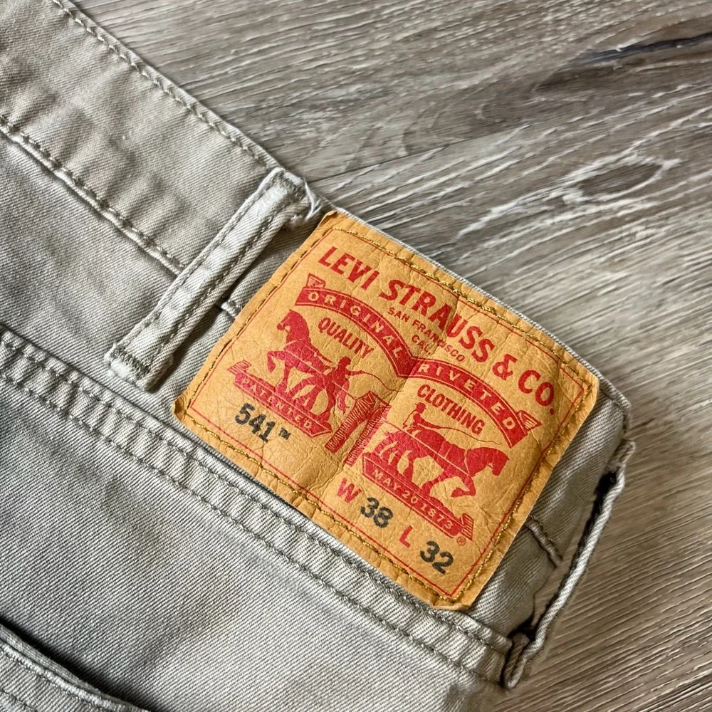 Levis 541 Athletic Taper Mens 38x32 Tan Khaki Cotton Stretch Jeans Pants